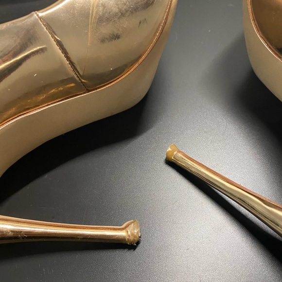 Steve Madden Rose Gold Pump Heels - Picture 2 of 6